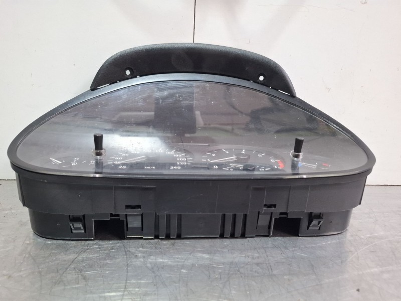 Recambio de cuenta kilometros para bmw 318 referencia OEM IAM 8386092 / 0263606148  