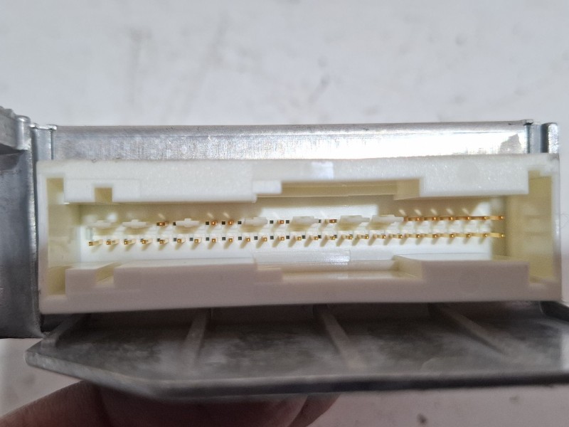 Recambio de centralita airbag para bmw 318 referencia OEM IAM 65778372521  