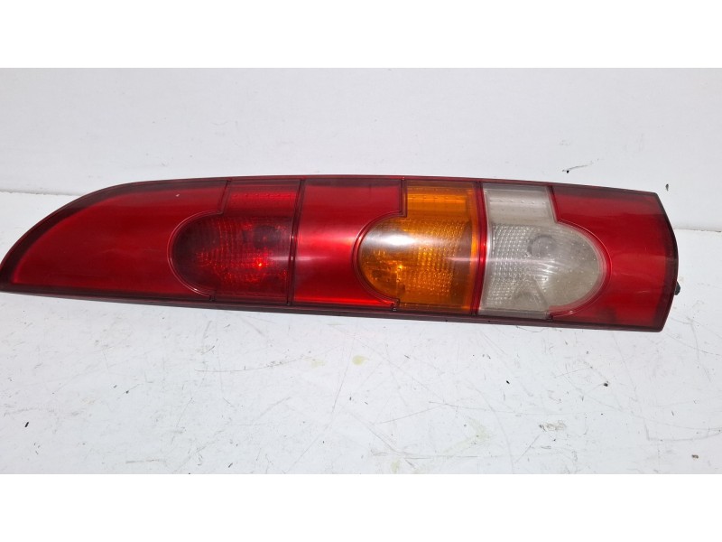 Recambio de piloto trasero derecho para renault kangoo referencia OEM IAM   