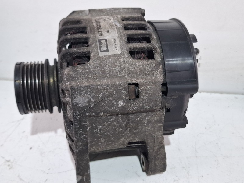 Recambio de alternador para renault kangoo referencia OEM IAM 8200537415 / 2543378A / SG12B105  