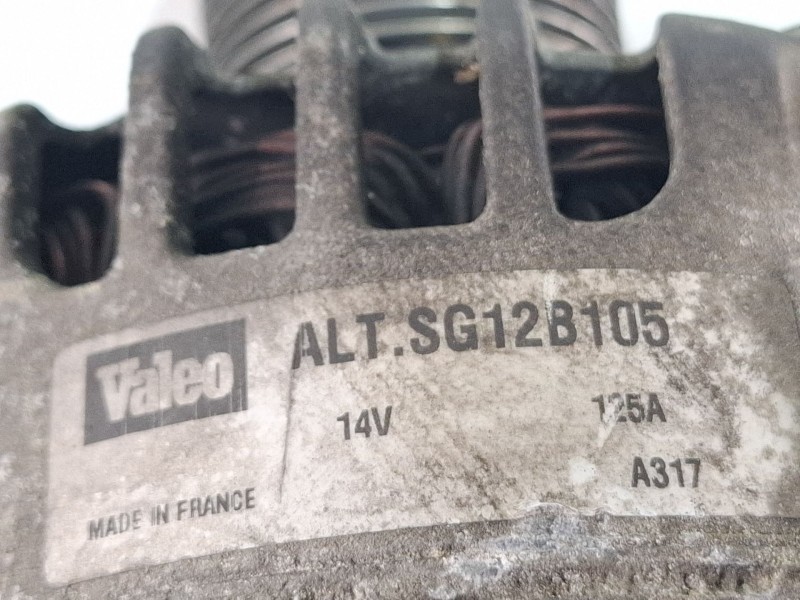 Recambio de alternador para renault kangoo referencia OEM IAM 8200537415 / 2543378A / SG12B105  