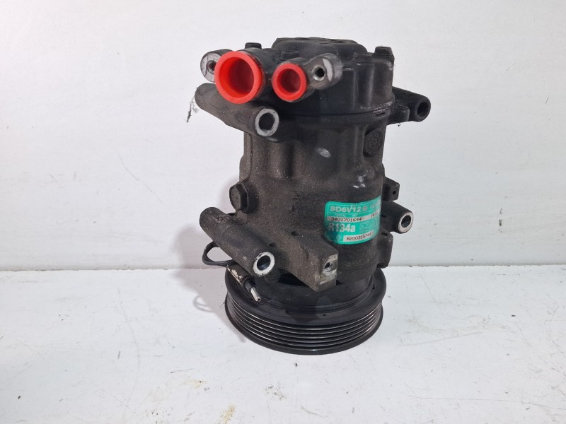 Recambio de compresor aire acondicionado para renault kangoo referencia OEM IAM SD6V12 / 8200315744  