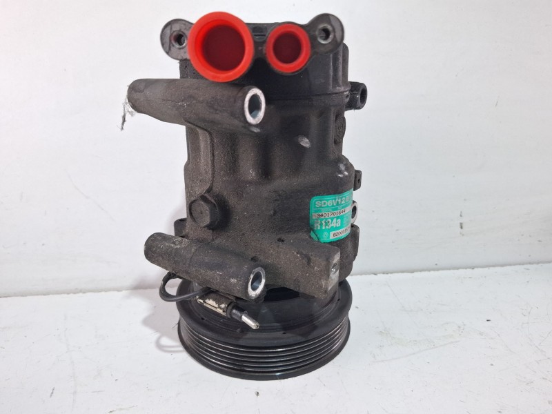 Recambio de compresor aire acondicionado para renault kangoo referencia OEM IAM SD6V12 / 8200315744  