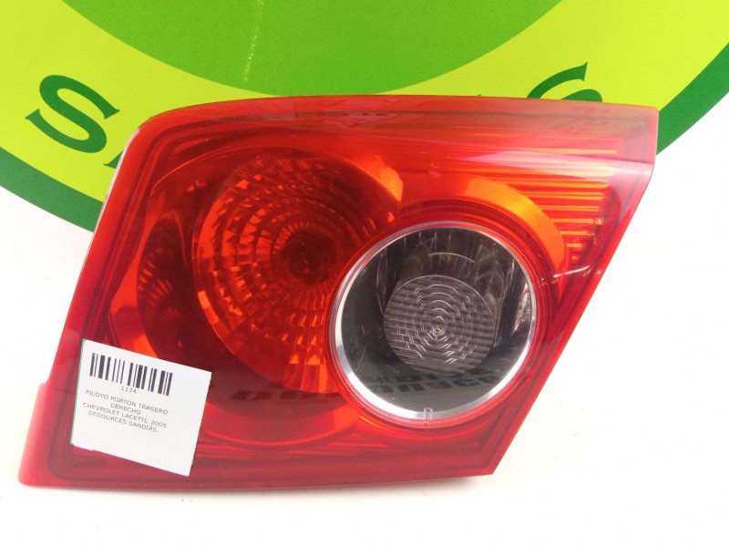 Recambio de piloto porton trasero derecho para chevrolet lacetti referencia OEM IAM   