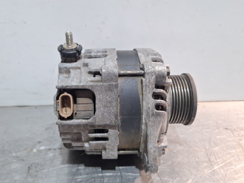Recambio de alternador para nissan cabstar (f24m, f24w) 35.14 dci, 45.14 dci 2.5 (f24m) referencia OEM IAM 231001AT1A  