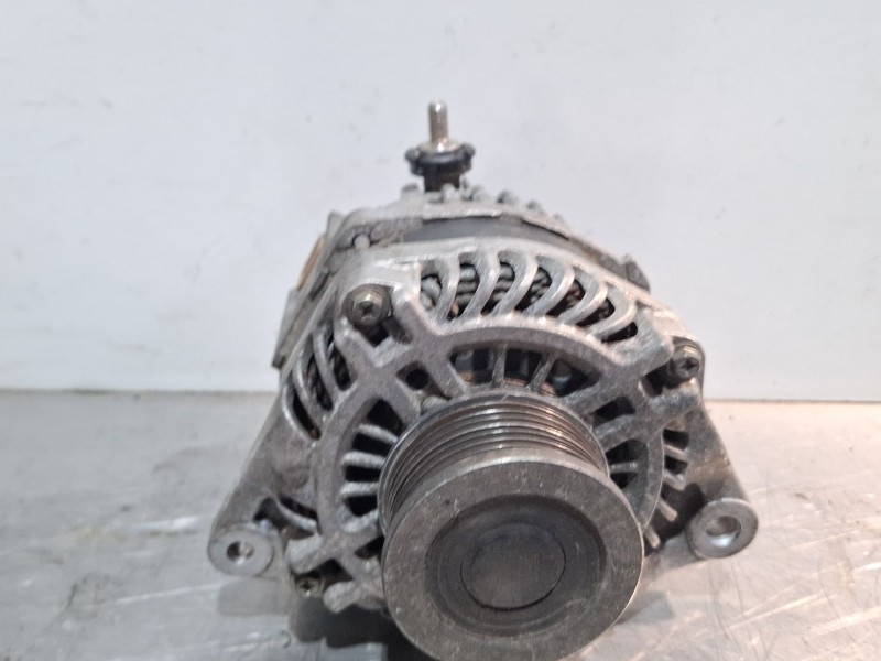 Recambio de alternador para nissan cabstar (f24m, f24w) 35.14 dci, 45.14 dci 2.5 (f24m) referencia OEM IAM 231001AT1A  
