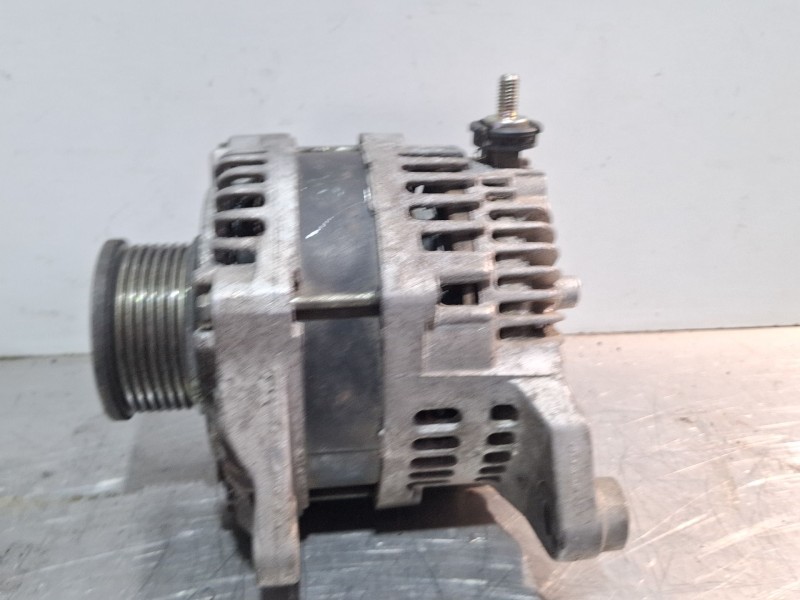 Recambio de alternador para nissan cabstar (f24m, f24w) 35.14 dci, 45.14 dci 2.5 (f24m) referencia OEM IAM 231001AT1A  