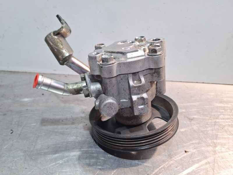 Recambio de bomba direccion asistida para nissan cabstar (f24m, f24w) 35.14 dci, 45.14 dci 2.5 (f24m) referencia OEM IAM 49110LC