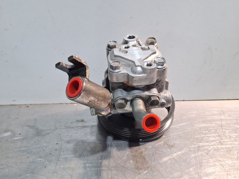 Recambio de bomba direccion asistida para nissan cabstar (f24m, f24w) 35.14 dci, 45.14 dci 2.5 (f24m) referencia OEM IAM 49110LC