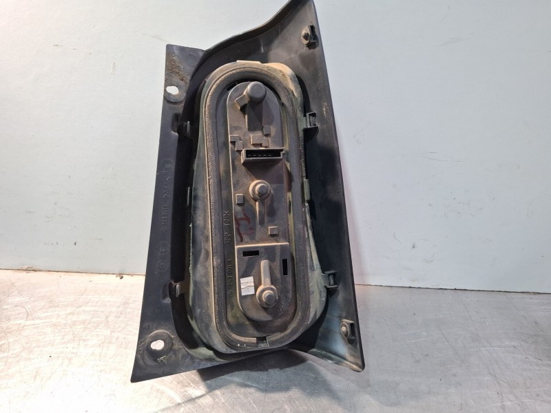 Recambio de piloto trasero izquierdo para smart micro compact car mc 01 referencia OEM IAM 253031L / 253041L  