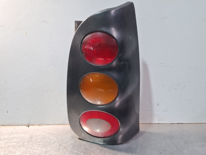 Recambio de piloto trasero derecho para smart micro compact car mc 01 referencia OEM IAM 253042R / 253032R  