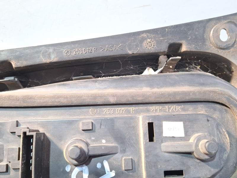 Recambio de piloto trasero derecho para smart micro compact car mc 01 referencia OEM IAM 253042R / 253032R  