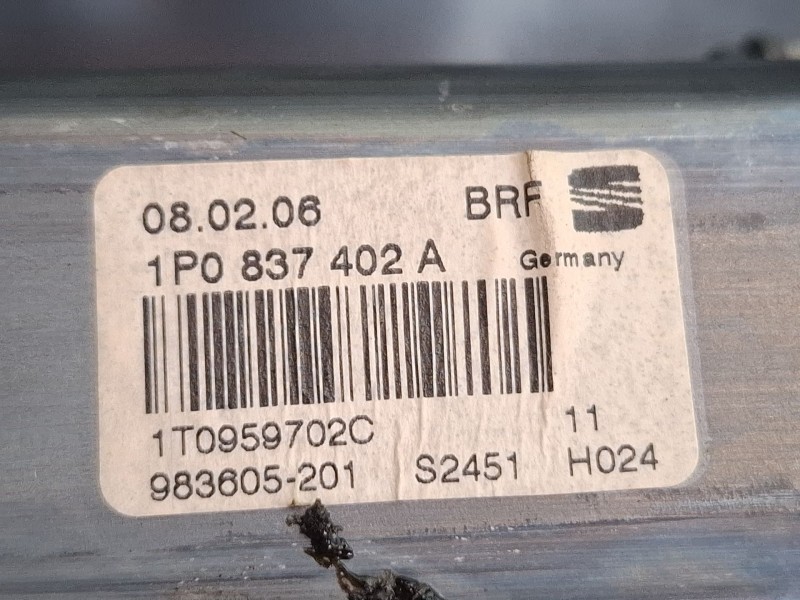 Recambio de elevalunas delantero derecho para seat leon (1p1) 1.9 tdi referencia OEM IAM 1P0837402A / 983605201  
