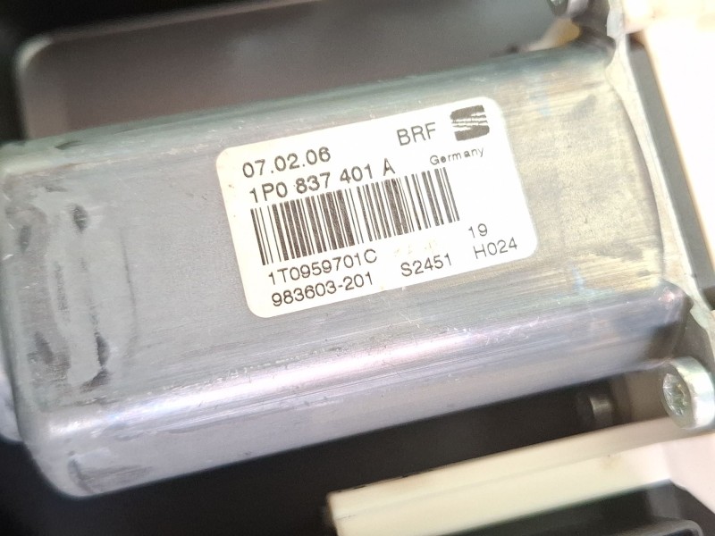 Recambio de elevalunas delantero izquierdo para seat leon (1p1) 1.9 tdi referencia OEM IAM   