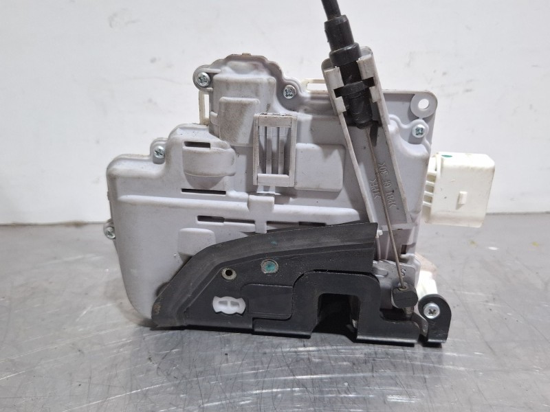 Recambio de cerradura puerta delantera izquierda para seat leon (1p1) 1.9 tdi referencia OEM IAM 1P1837015 / A2208100  