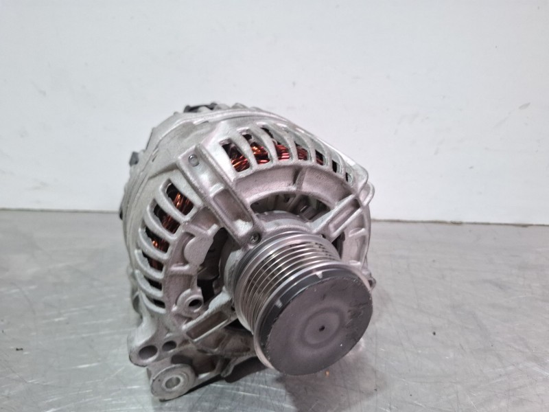 Recambio de alternador para seat leon (1p1) 1.9 tdi referencia OEM IAM 2015259.0  