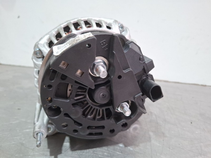 Recambio de alternador para seat leon (1p1) 1.9 tdi referencia OEM IAM 2015259.0  