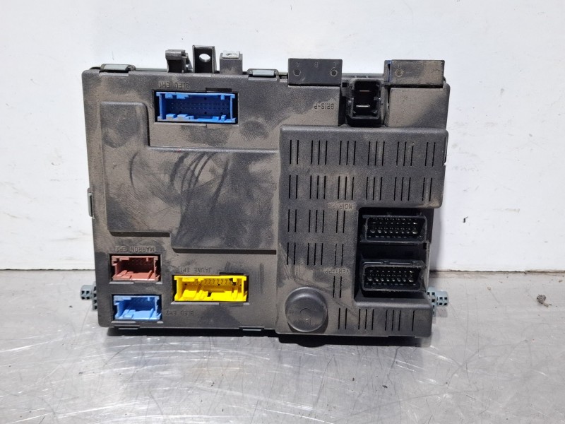 Recambio de caja reles / fusibles para citroën xsara referencia OEM IAM 73007712 / 9645148780  