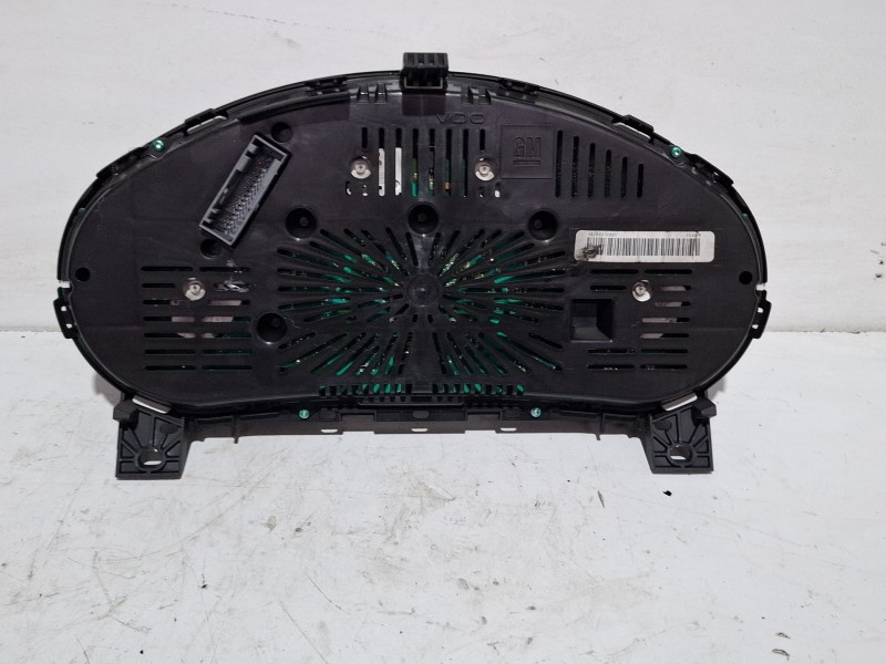 Recambio de cuenta kilometros para opel insignia a sports tourer (g09) 2.0 cdti (35) referencia OEM IAM 13327317  