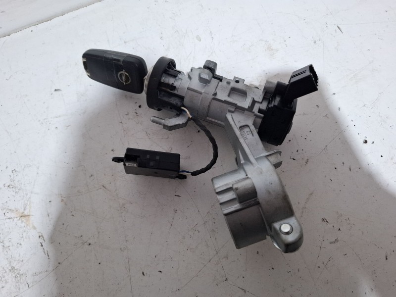 Recambio de antirrobo para opel insignia a sports tourer (g09) 2.0 cdti (35) referencia OEM IAM 25799293  