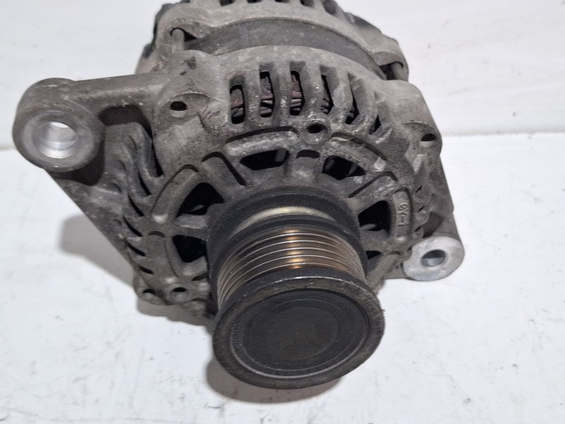 Recambio de alternador para opel insignia a sports tourer (g09) 2.0 cdti (35) referencia OEM IAM 13502583  