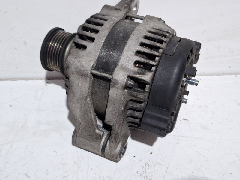 Recambio de alternador para opel insignia a sports tourer (g09) 2.0 cdti (35) referencia OEM IAM 13502583  