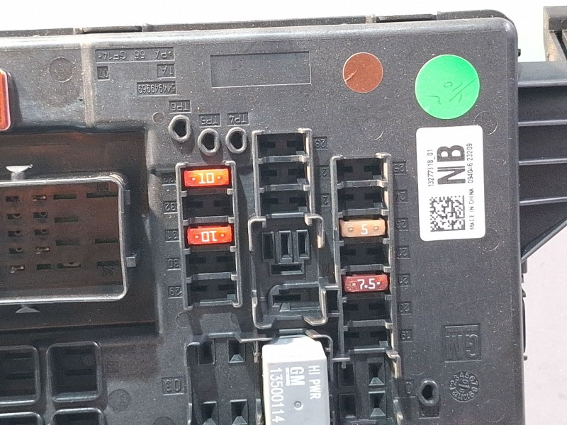 Recambio de caja reles / fusibles para opel insignia a sports tourer (g09) 2.0 cdti (35) referencia OEM IAM 544949969  