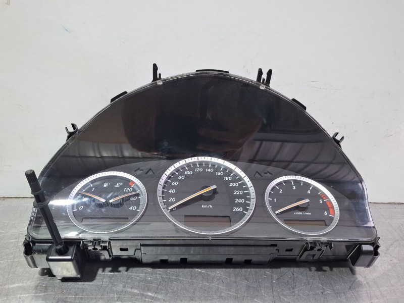 Recambio de cuenta kilometros para mercedes-benz clase c t-model (s204) c 200 cdi (204.207) referencia OEM IAM A2045404248 / A2C