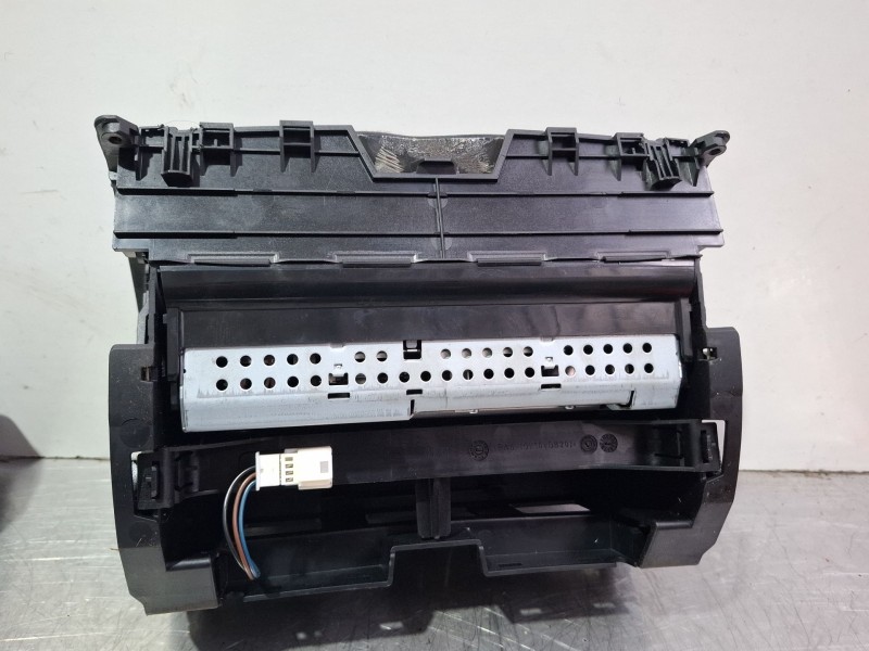 Recambio de pantalla multifuncion para mercedes-benz clase c t-model (s204) c 200 cdi (204.207) referencia OEM IAM a2046800931  