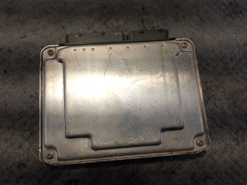 Recambio de centralita motor para volkswagen passat referencia OEM IAM 0281010941038906019GQ  