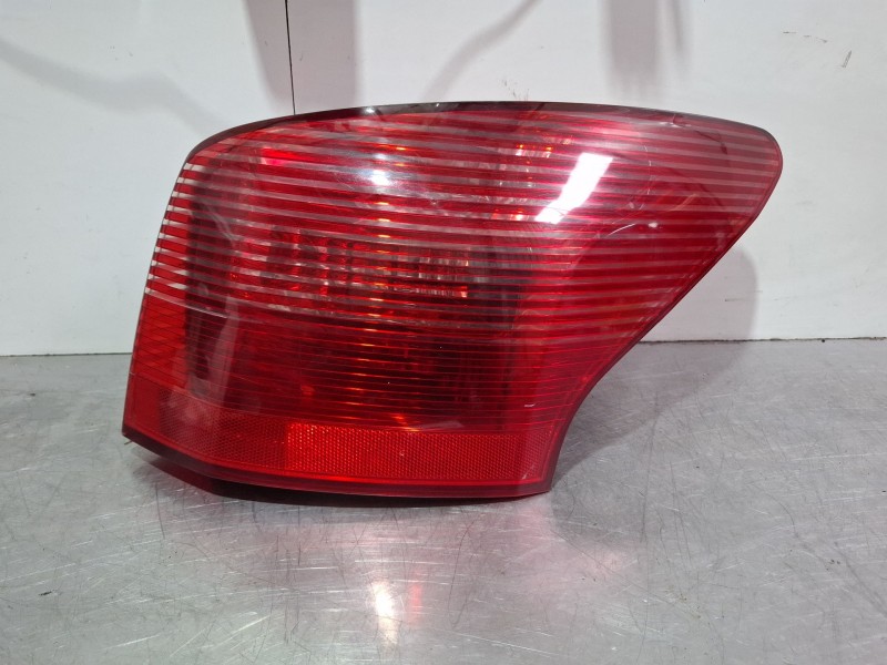 Recambio de piloto trasero derecho para peugeot 407 referencia OEM IAM   