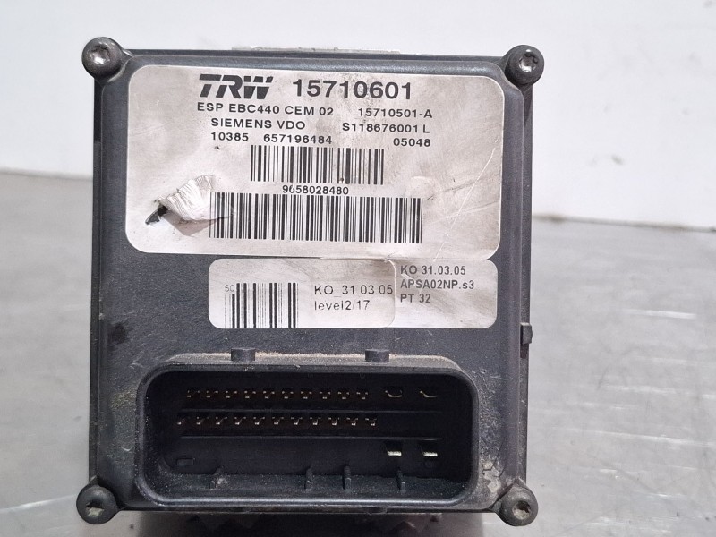 Recambio de modulo abs para peugeot 407 referencia OEM IAM 15710601  