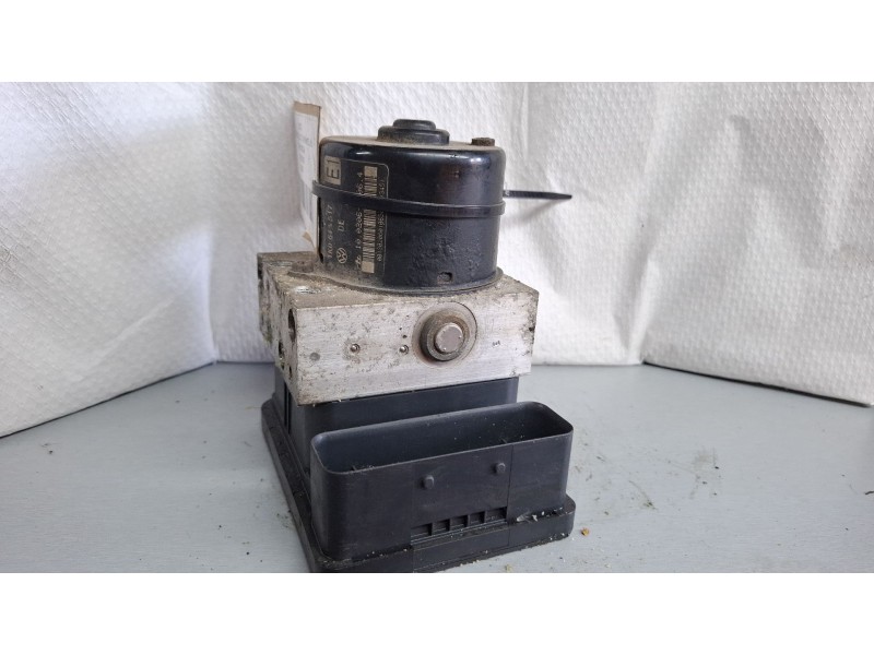 Recambio de modulo abs para volkswagen touran referencia OEM IAM 1K0614517H / 1K0907379K  