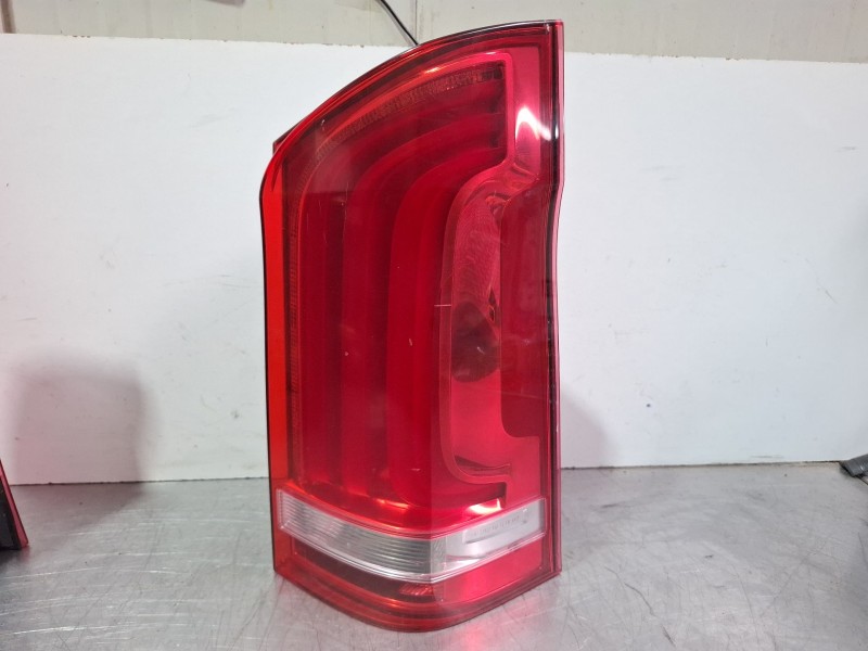 Recambio de piloto trasero derecho para mercedes-benz vito referencia OEM IAM   