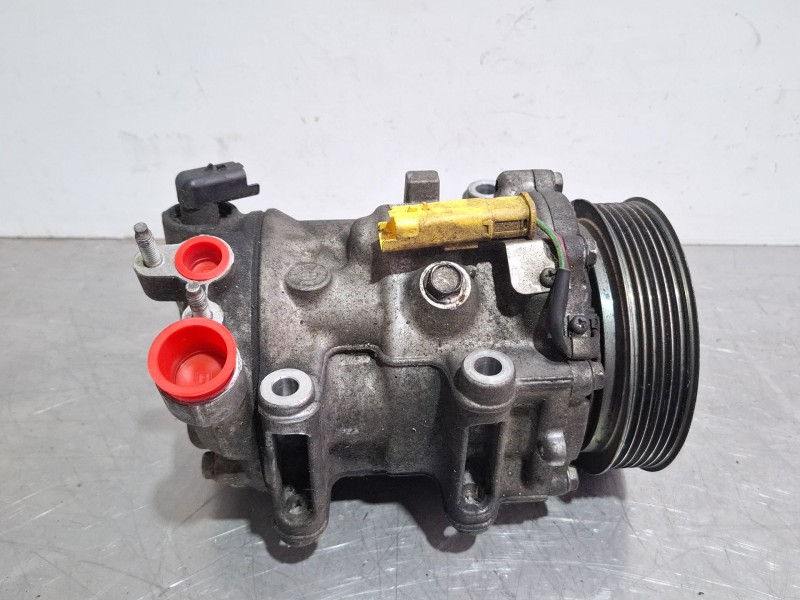 Recambio de compresor aire acondicionado para peugeot 407 referencia OEM IAM 9670022580  