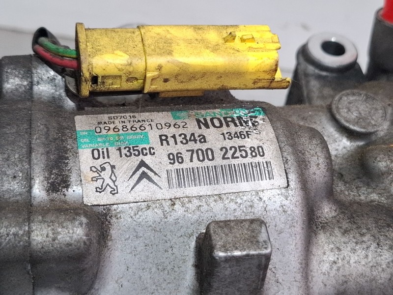 Recambio de compresor aire acondicionado para peugeot 407 referencia OEM IAM 9670022580  