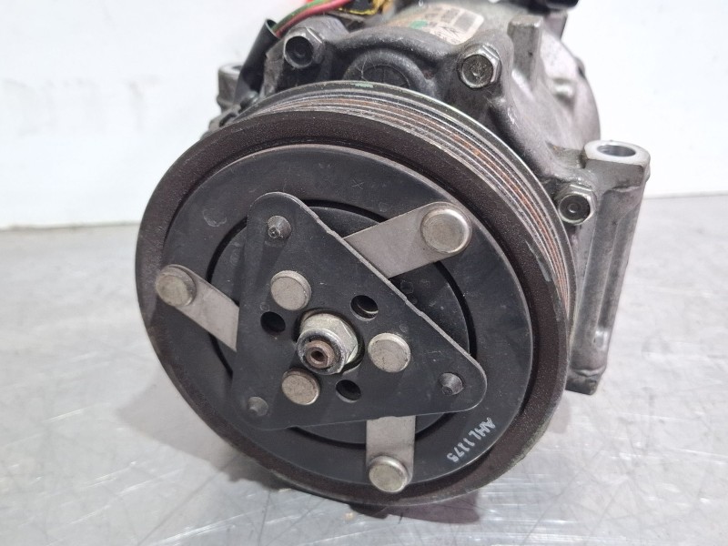 Recambio de compresor aire acondicionado para peugeot 407 referencia OEM IAM 9670022580  