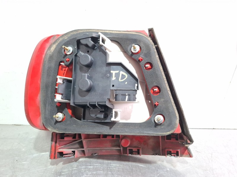 Recambio de piloto trasero derecho para audi a4 referencia OEM IAM   