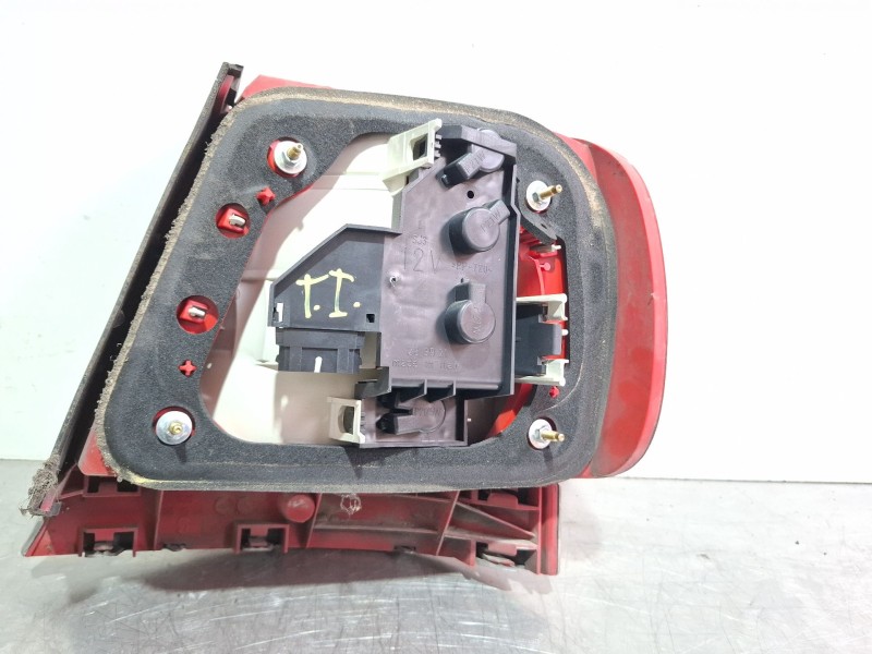 Recambio de piloto trasero izquierdo para audi a4 referencia OEM IAM   