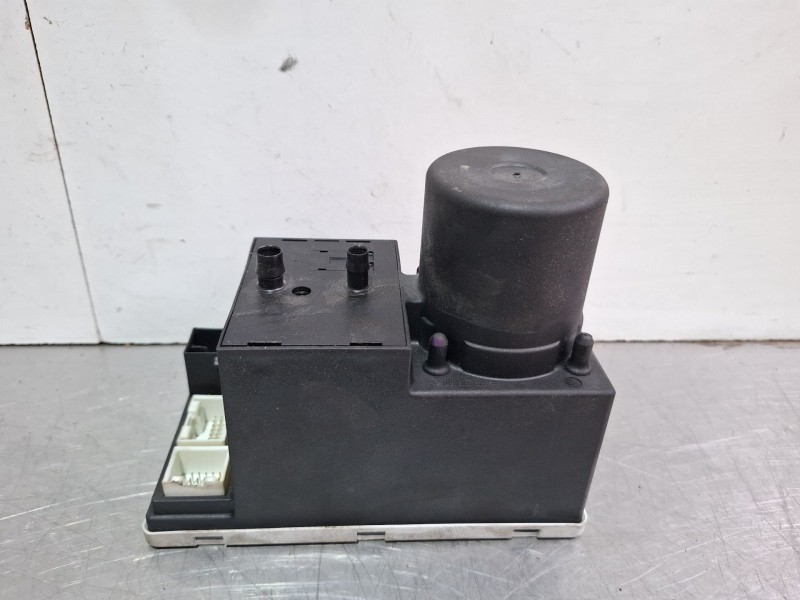 Recambio de compresor de cierre centralizado para audi a4 referencia OEM IAM 8D0862257B  