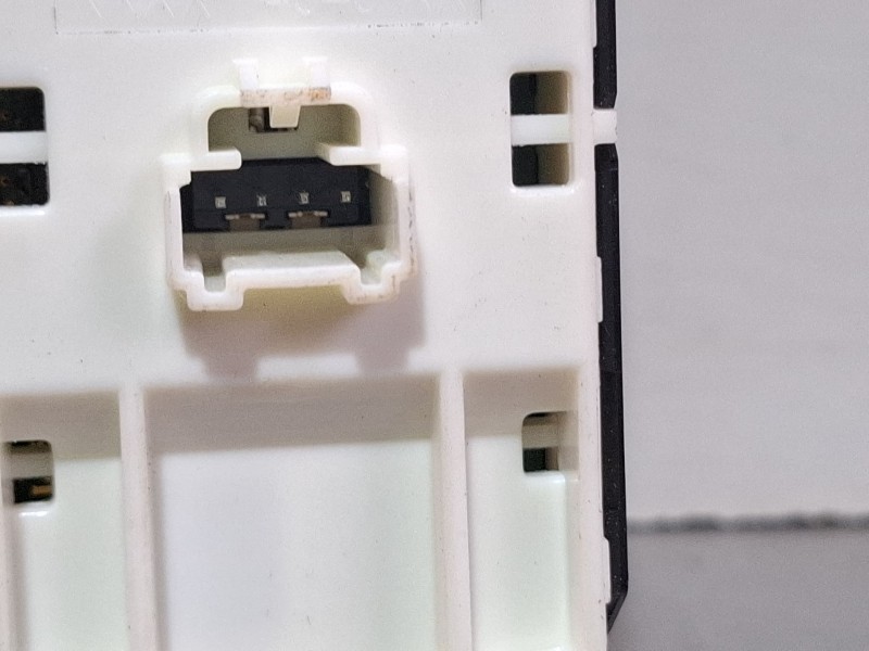 Recambio de mando elevalunas delantero izquierdo para ford fiesta vii (hj, hf) 1.5 tdci referencia OEM IAM H1BT14540BC  