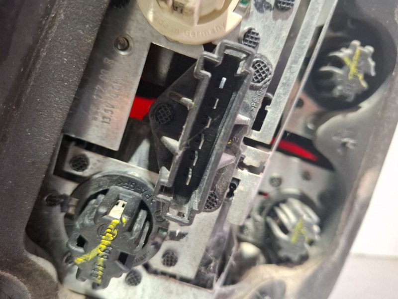 Recambio de piloto trasero derecho para mercedes-benz clase m (w164) ml 320 cdi 4-matic (164.122) referencia OEM IAM   