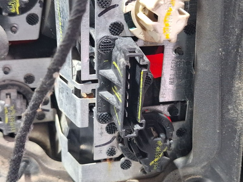 Recambio de piloto trasero izquierdo para mercedes-benz clase m (w164) ml 320 cdi 4-matic (164.122) referencia OEM IAM   