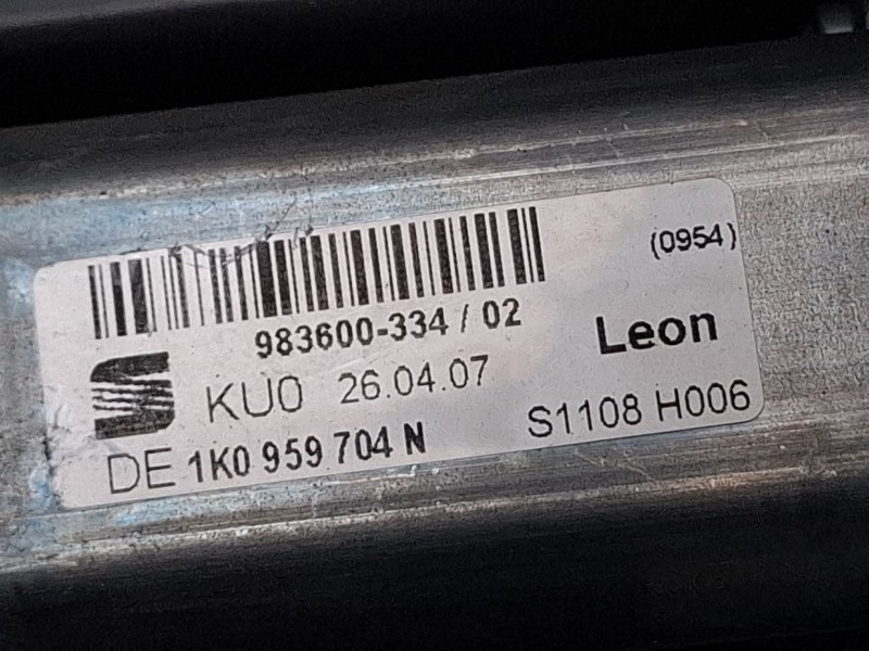 Recambio de elevalunas trasero derecho para seat leon referencia OEM IAM 1P0839402B  