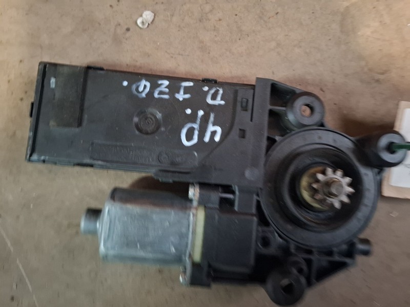 Recambio de motor elevalunas delantero izquierdo para renault megane iv sport tourer (k9a/m/n_) 1.6 dci 130 referencia OEM IAM 0