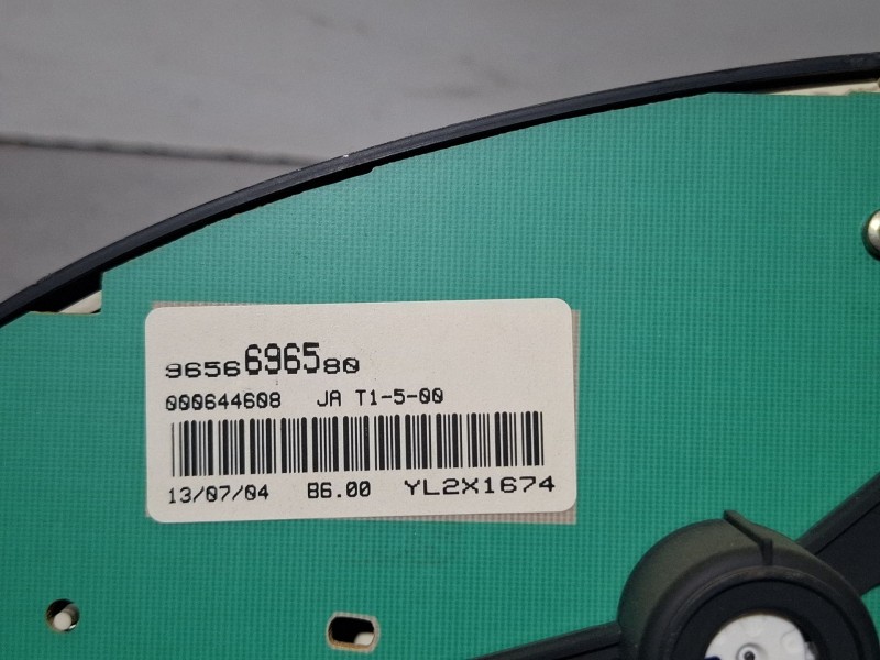 Recambio de cuenta kilometros para peugeot 206 referencia OEM IAM 9656696580  