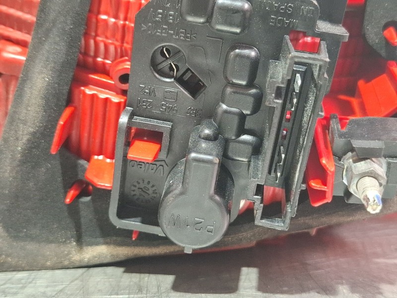 Recambio de piloto porton trasero izquierdo para seat exeo st (3r5) 2.0 tdi referencia OEM IAM 3R0945093A / 89505091  