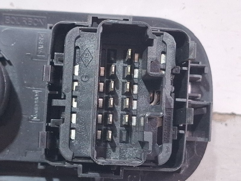 Recambio de mando elevalunas delantero izquierdo para renault master referencia OEM IAM   