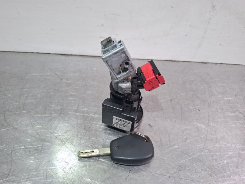 Recambio de conmutador de arranque para renault master referencia OEM IAM 2811334922T  