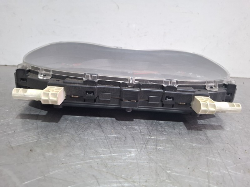 Recambio de cuenta kilometros para renault master referencia OEM IAM P248105652R  